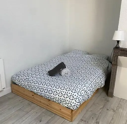 Studio Sous Les Toits Paisible Appartement *